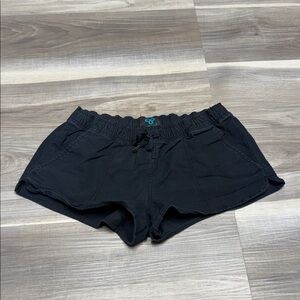 Aritzia TNA Women's Black Shorts size 2
